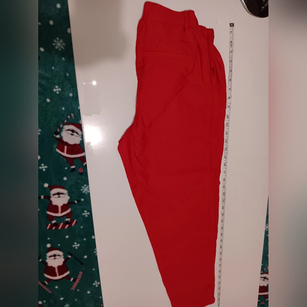 Red pants - Picture 3 of 4